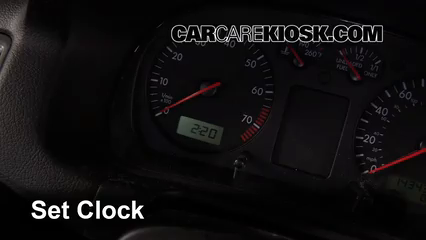 2001 Volkswagen Golf GTI GLS 1.8L 4 Cyl. Turbo Horloge Régler l'horloge